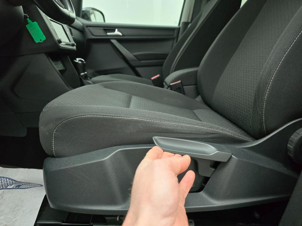 Volkswagen Caddy occasion 1.0 tsi 5 persoons met cruisecontrol en app conne