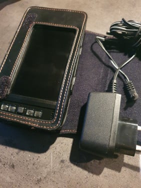 Mooie Vosonic VP8860 multimediaspeler incl leren tas en oplader....