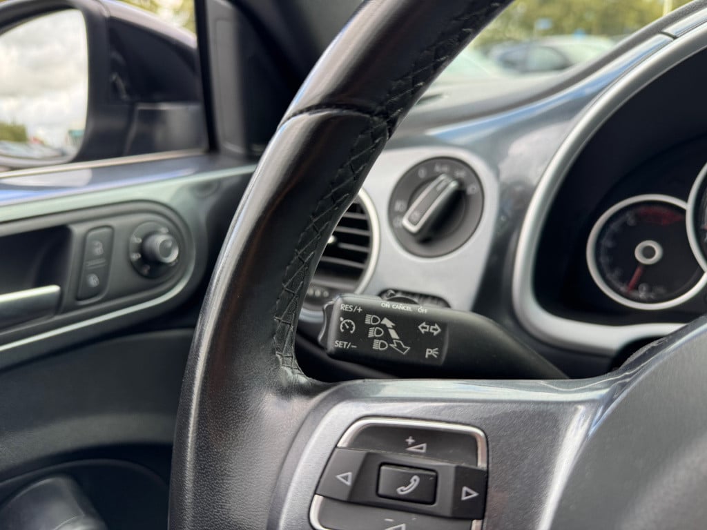 Volkswagen New Beetle cabriolet 1.4 tsi r-line * camera * led * 20 inch