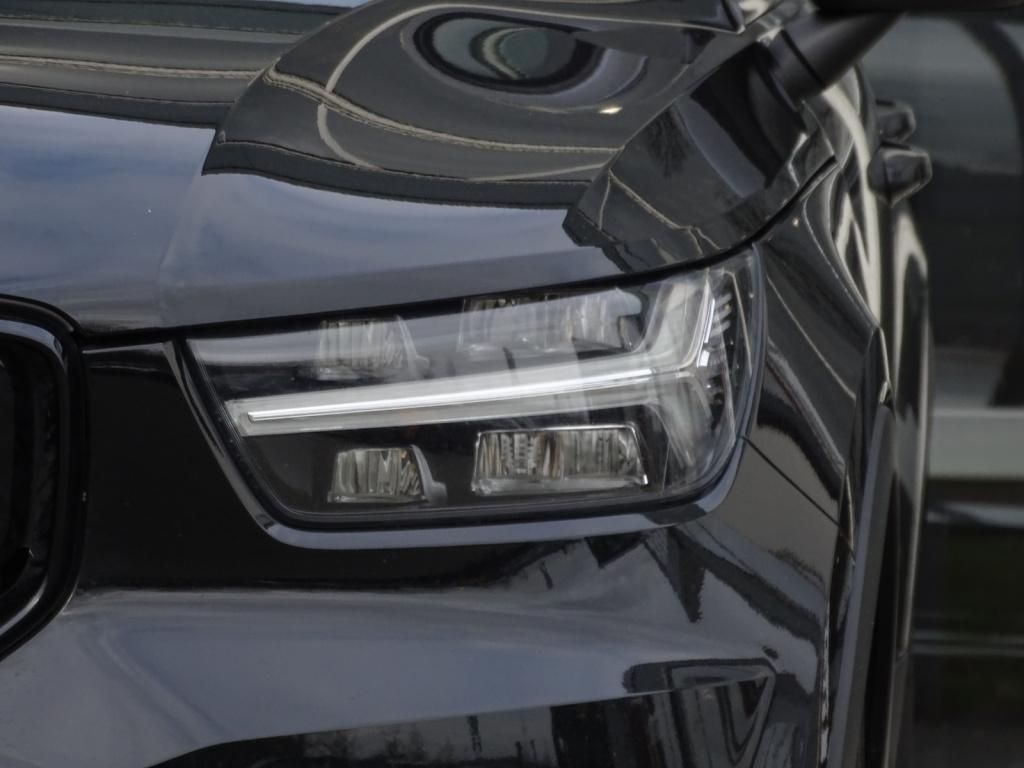 Volvo XC40 recharge p8 awd r-design