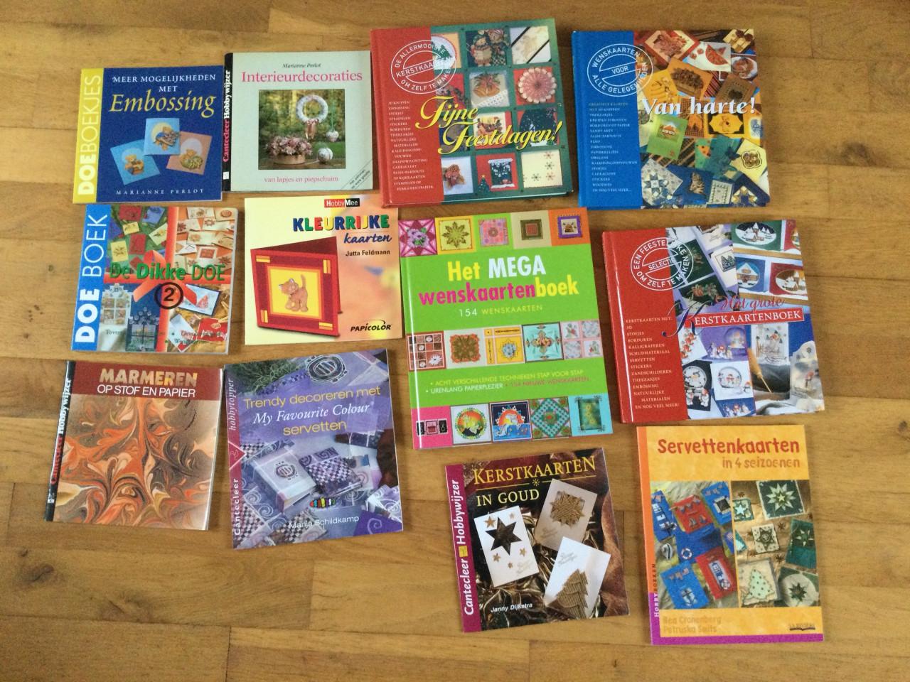 12 hobby knutselboekjes alles voor € 2