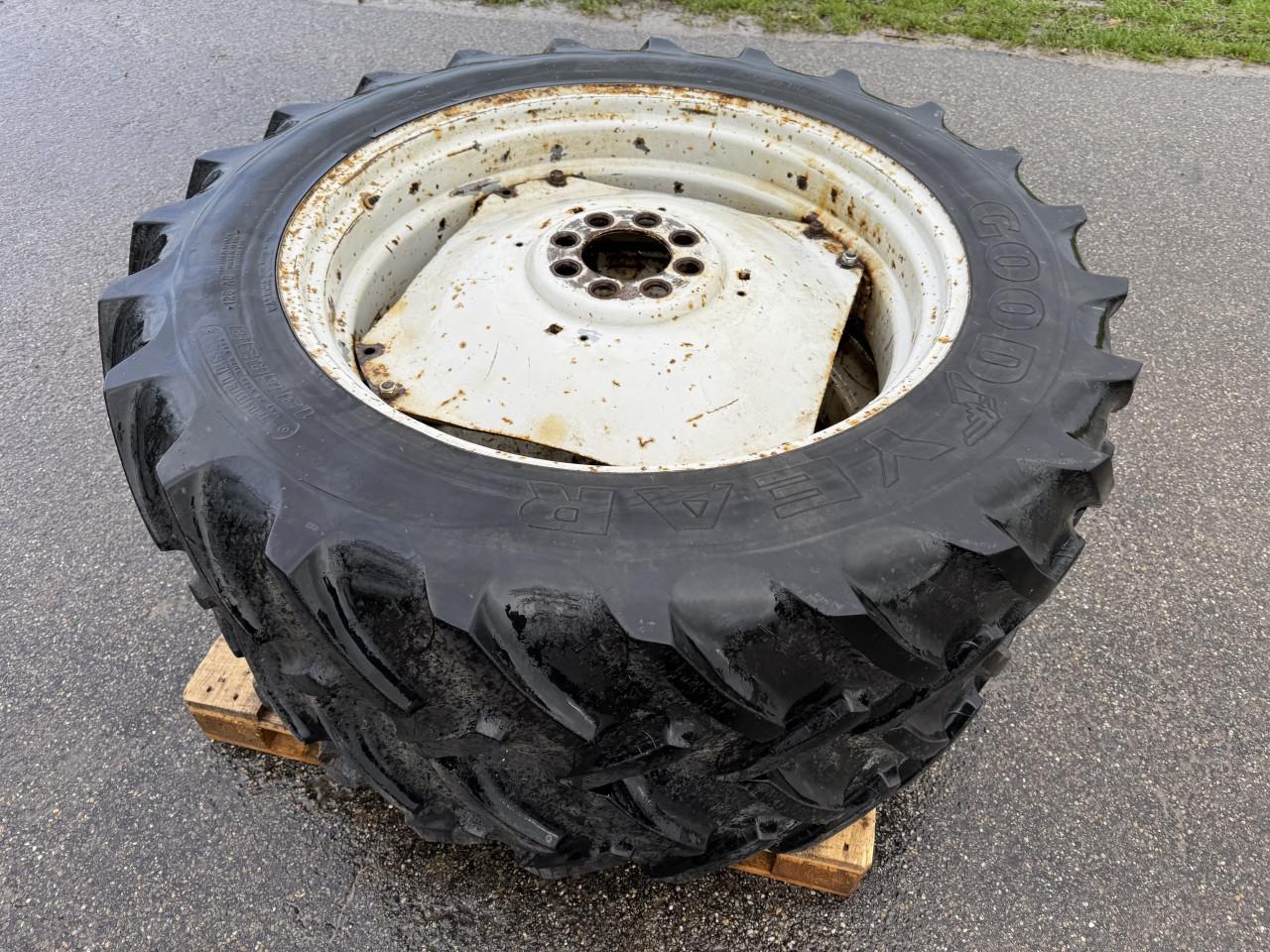 13.6 R38 Good year banden