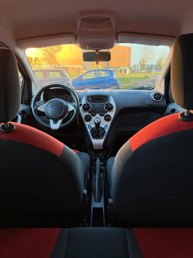Ford KA 1.2 - titanium - airco