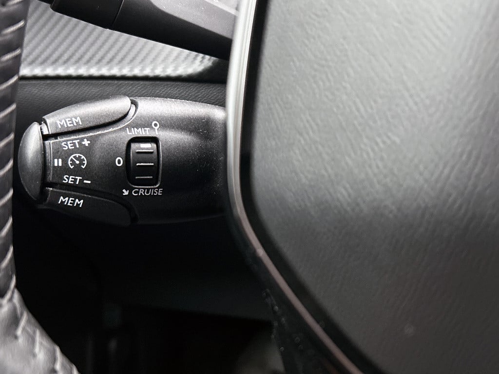 Peugeot 208 ev allure pack 50 kwh | navigatie | achteruitrijcamera | i-cock