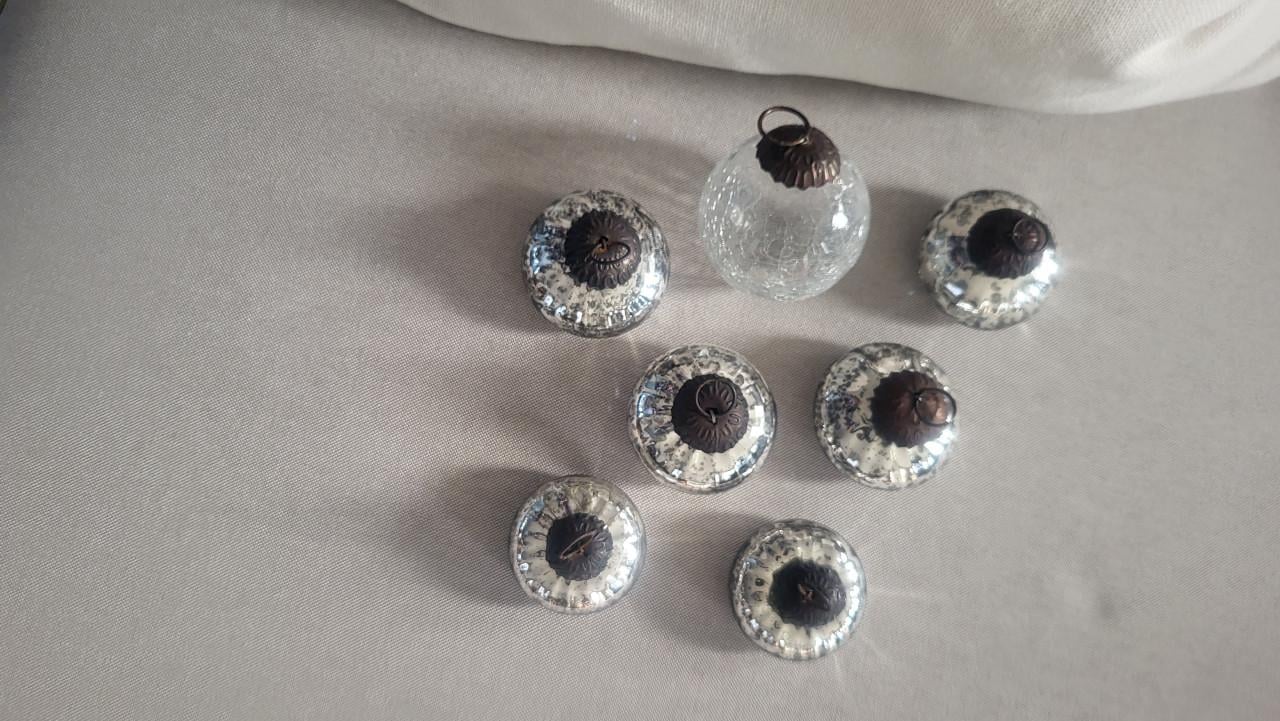 Set v 7 vintage kerstballen (armeluis zilver + craquelé)