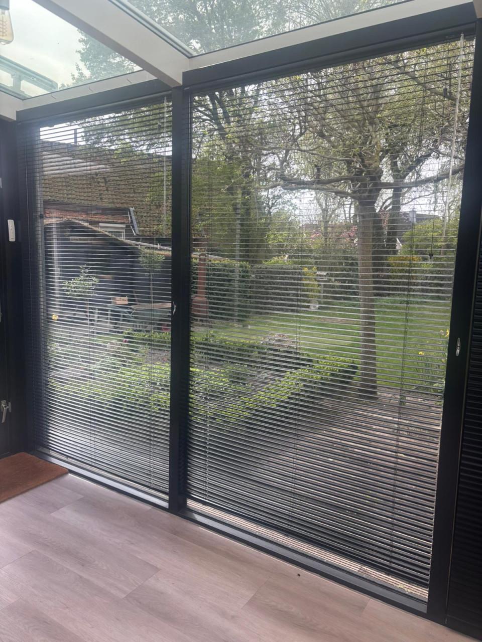 Dunne luxaflex van veneta , zo goed als nieuw