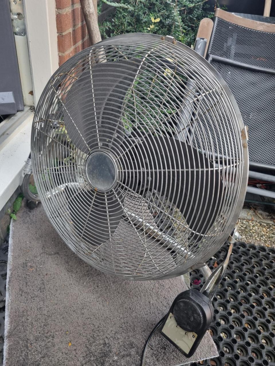 4 x VENTILATOR - Vintage & Rechte & Vierkante Ventilator