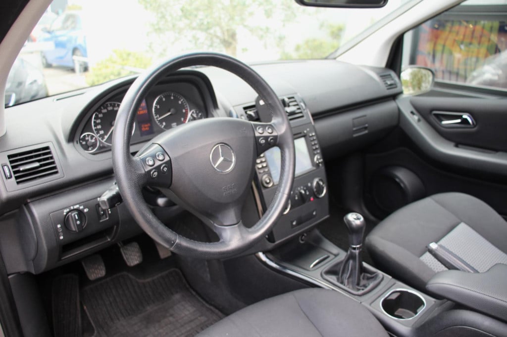 Mercedes-Benz A-Klasse 150 classic - stoelverwaming - panoramadak - navi - 