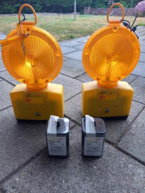 Signaleringslampen met twee nieuwe extra batterijen