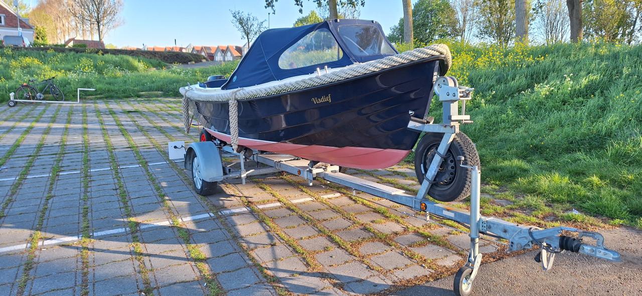 Corsiva 490 classic met motor en trailer