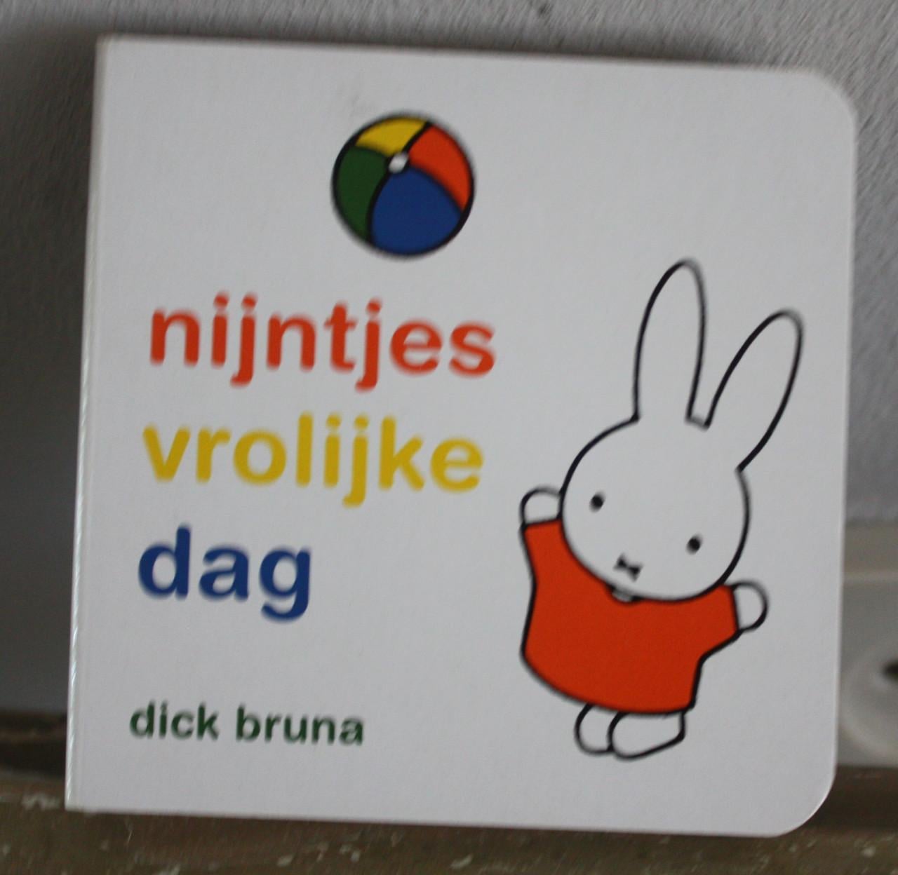 Boekje nijntjes vrolijker dag