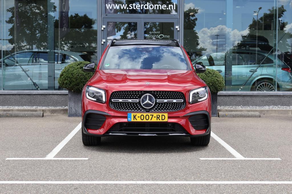 Mercedes-Benz Glb 200 business solution amg 163 pk i panoramadak i trekhaak