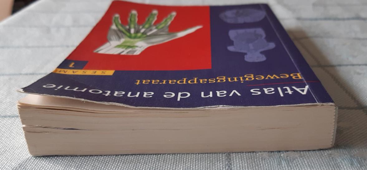 Sesam atlas van de anatomie,  deel 1: bewegingsapparaat