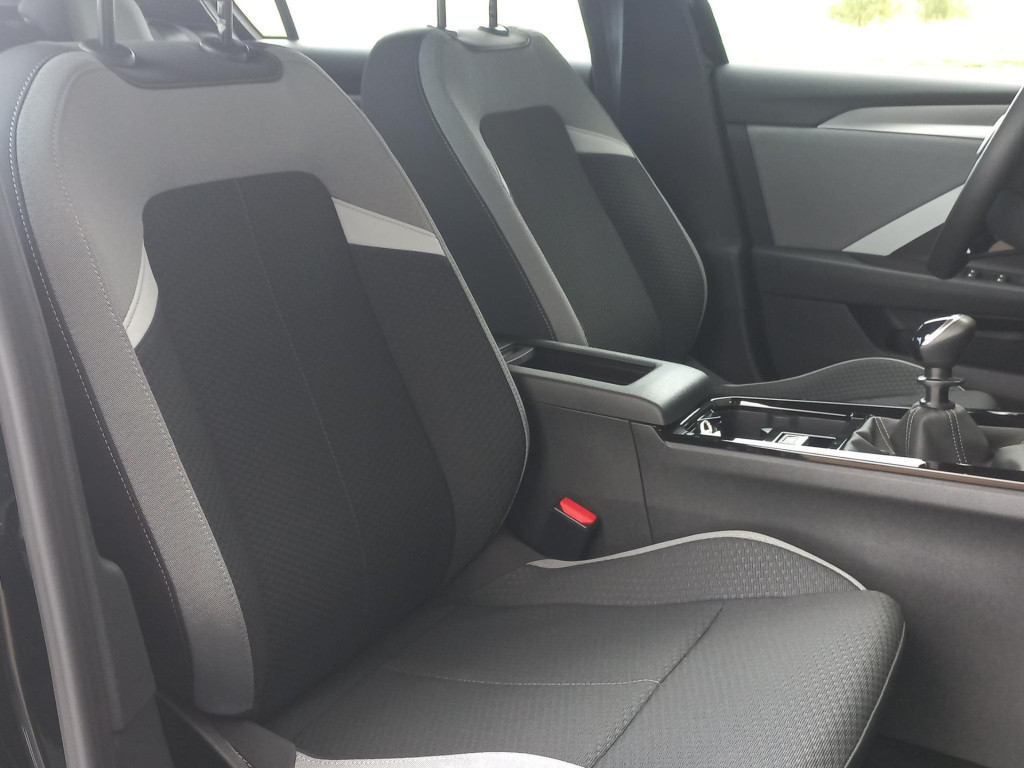 Opel Astra 1.2 edition 110pk | navi | climate | pdc | lmv |