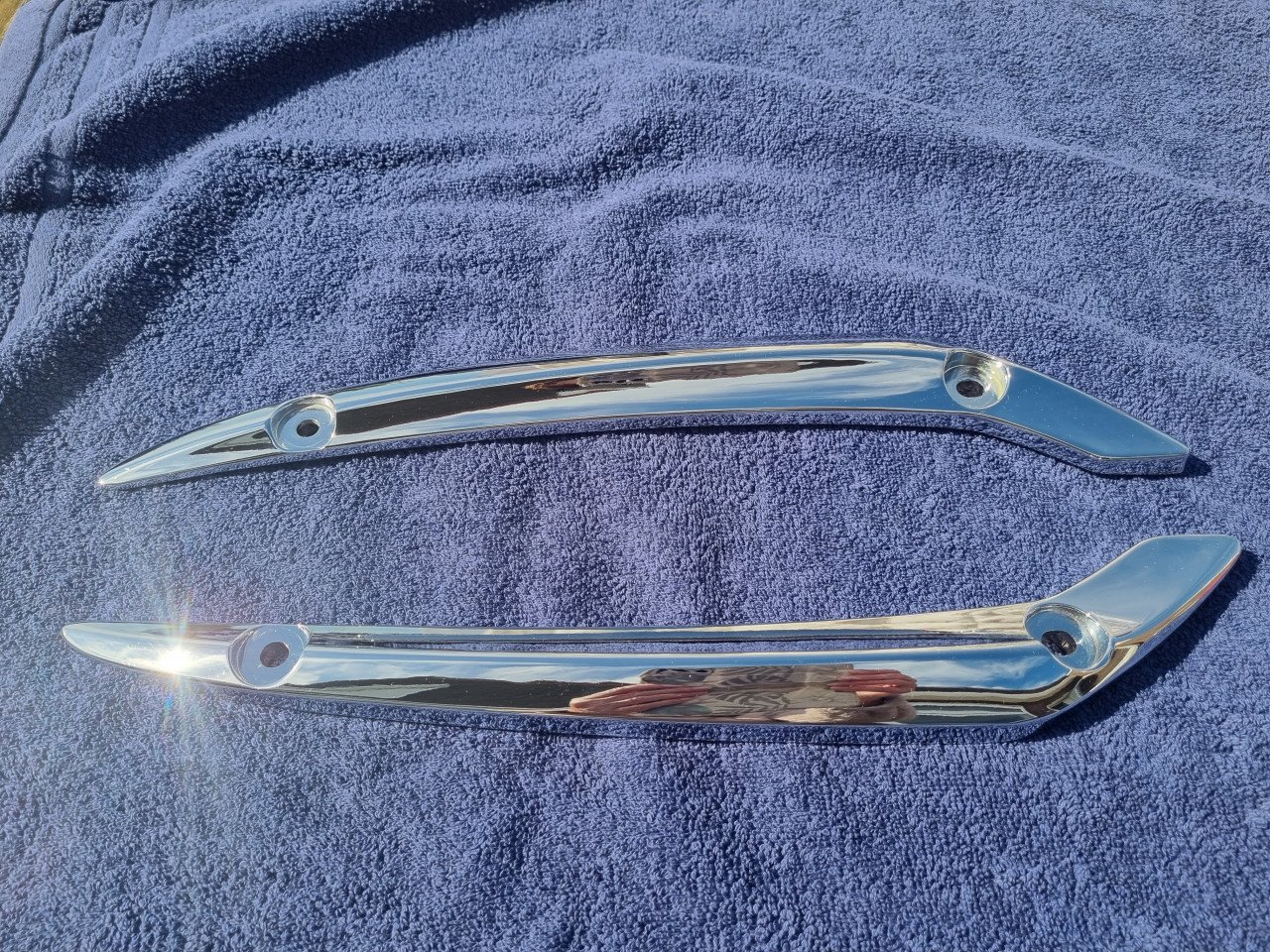 2 sierbeugels voor de motor Yamaha