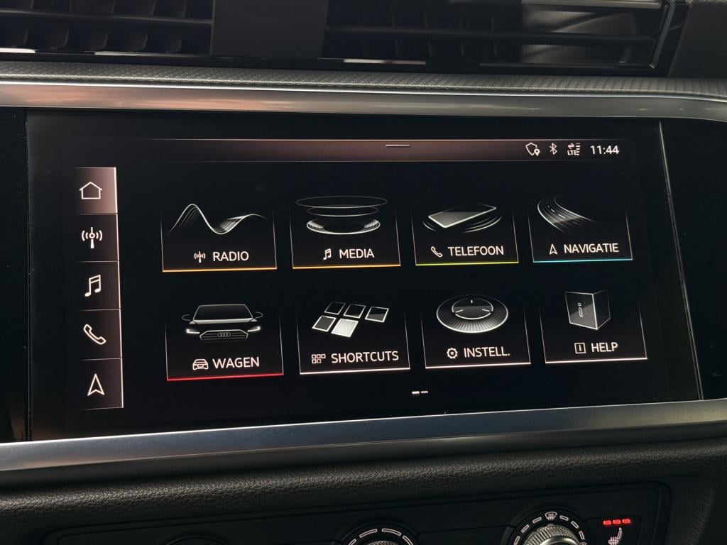 Audi Q3 40 tfsi quattro s-line | matrix | parkeersensoren | drive select | 