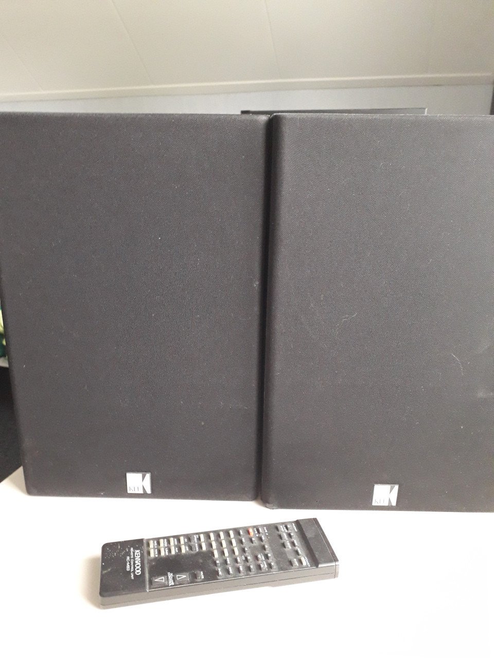 Stereo toren met geluidsboxen