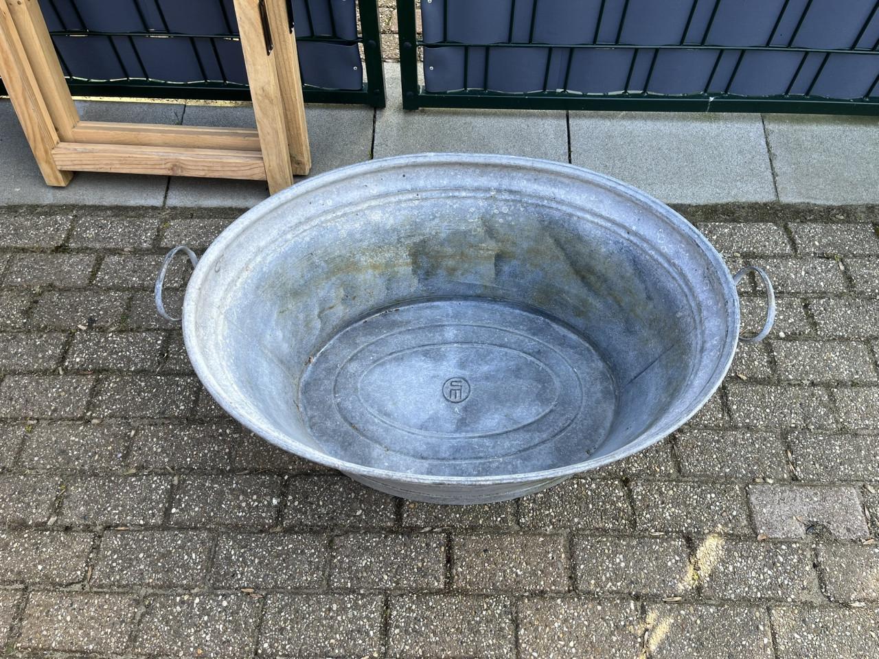 2 Grote wasteilen, metaal verzinkt