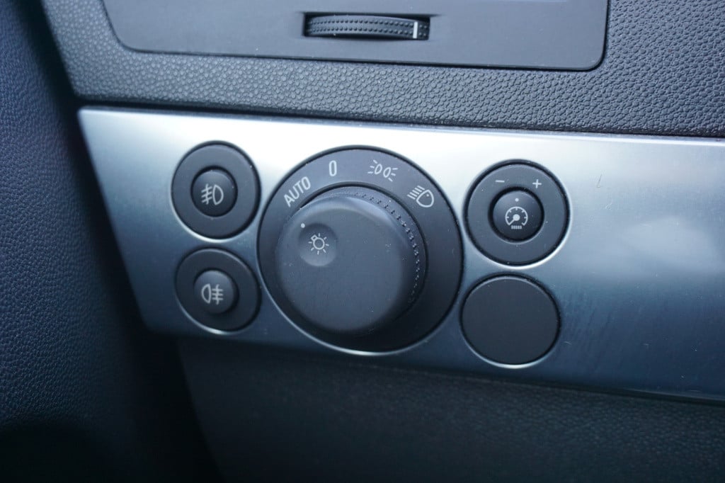 Opel Astra gtc 1.6 cosmo opc-line / xenon / climate / cruise / trekhaak