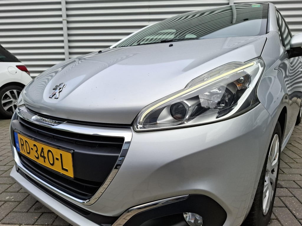 Peugeot 208 1.2 82 blue lion 5-drs airco/nav/park