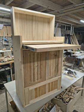 Meubelmaker biedt zich aan