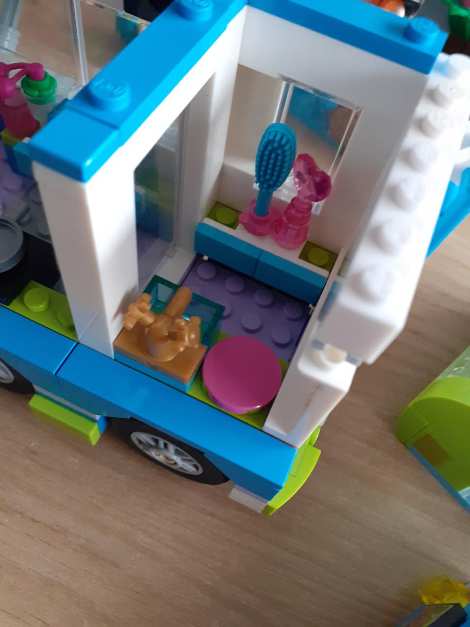 Lego Friends  camper
