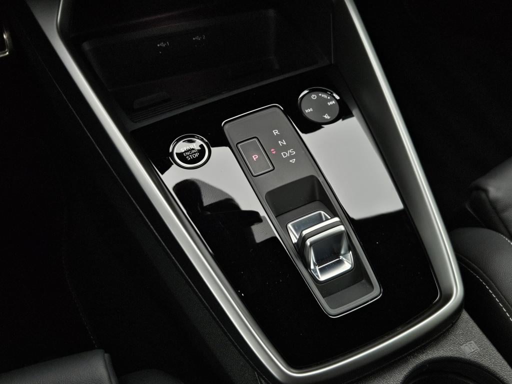 Audi A3 sportback 45 tfsi e s-line competition | b/o | memory