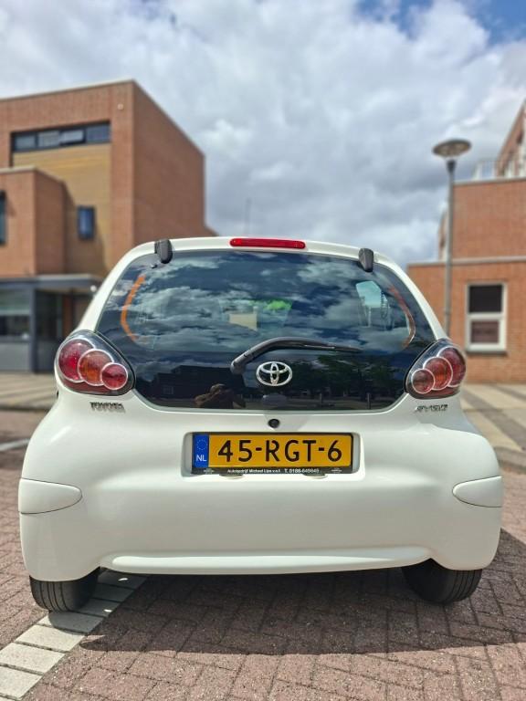 Toyota Aygo 1.0 comfort navigator / nl auto / nap