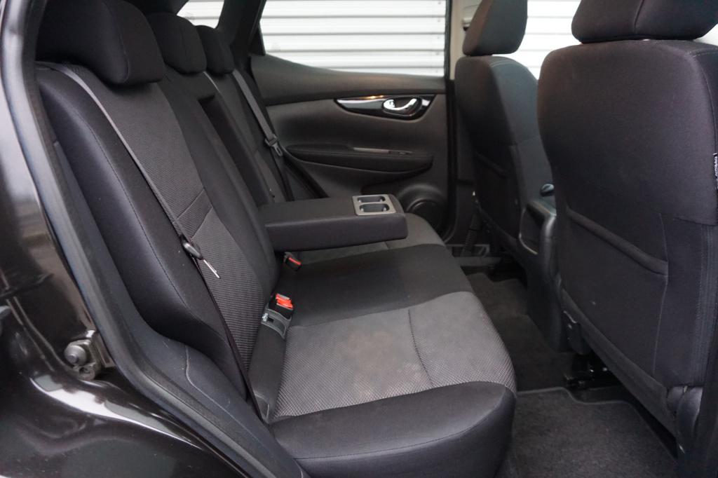 Nissan Qashqai 1.2 n-connecta climate / navi / camera / glazen dak / parkee