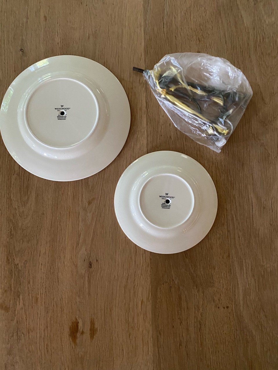 Wedgewood Queensware etagère