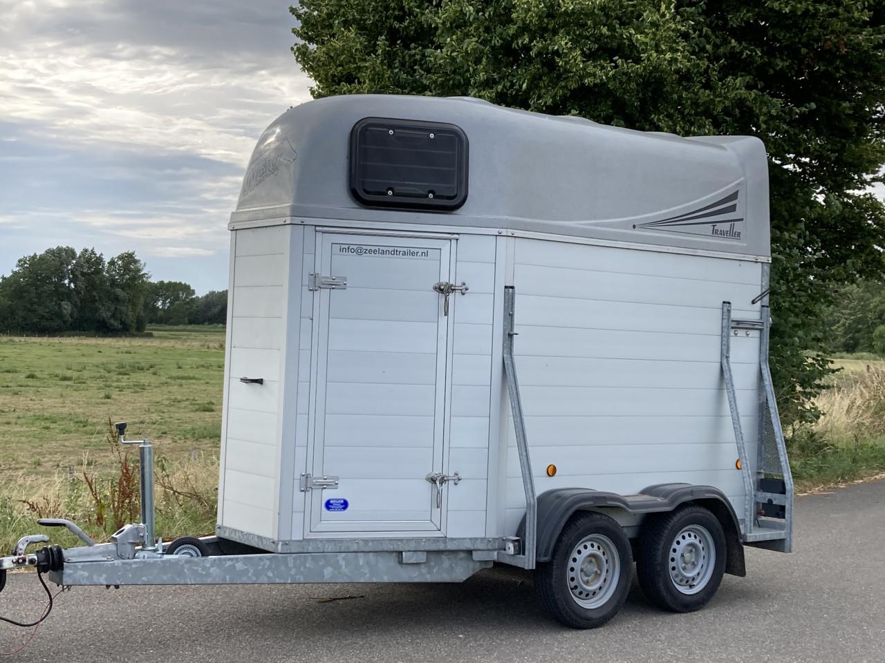 1 1/2 paards trailer te huur