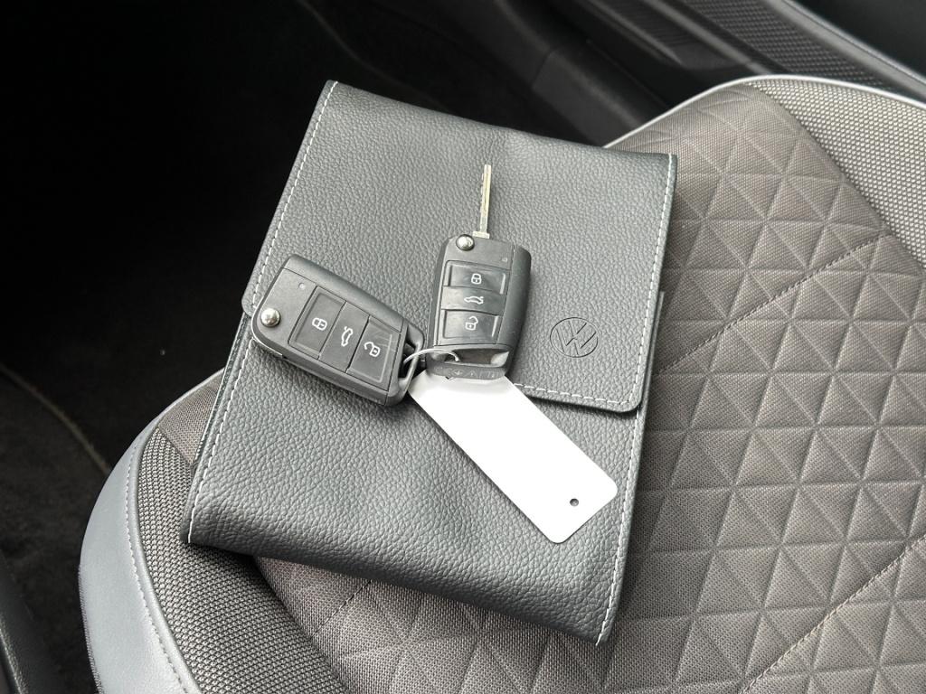 Volkswagen T-cross 1.0 tsi dsg style | camera | virtual | stoelverwarming |