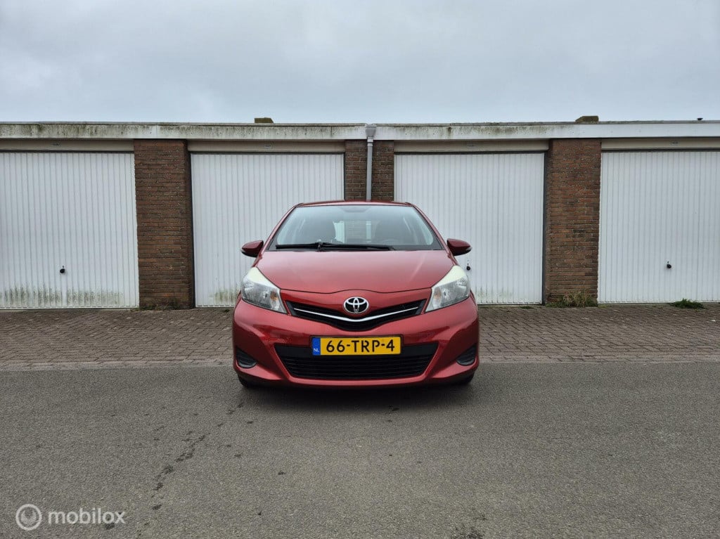 Toyota Yaris 1.0 vvt-i aspiration / camera / trekhaak / origineel nl