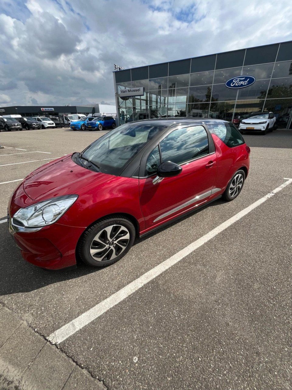 Ds Ds 3 1.2 puretech so chic | cruise control | climate control | navigatie