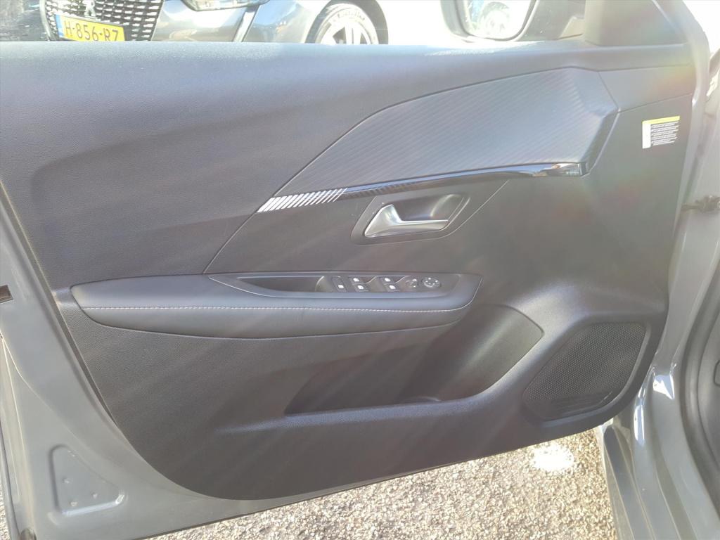 Peugeot 208 allure 1.2 mild-hybride 100pk automaat (e-dcs6) navigatie met a