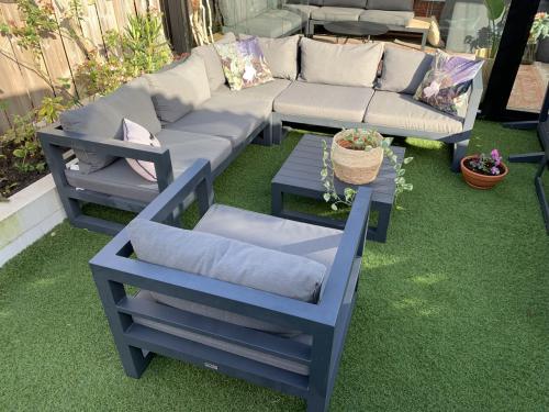 Alminium loungset met stoel en tafel