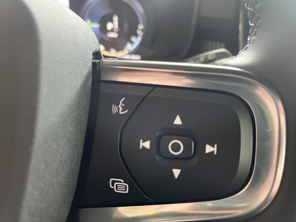 Volvo XC40 1.5 t4 recharge r-design 210 pk panorama