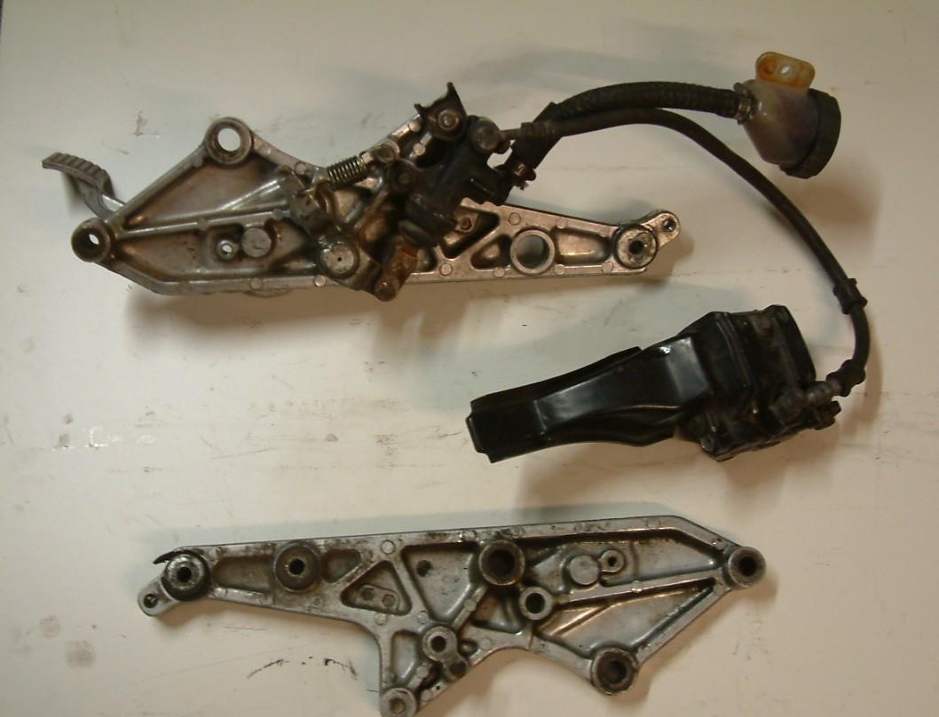 Schets platen met bediening  rempomp schakel- pook