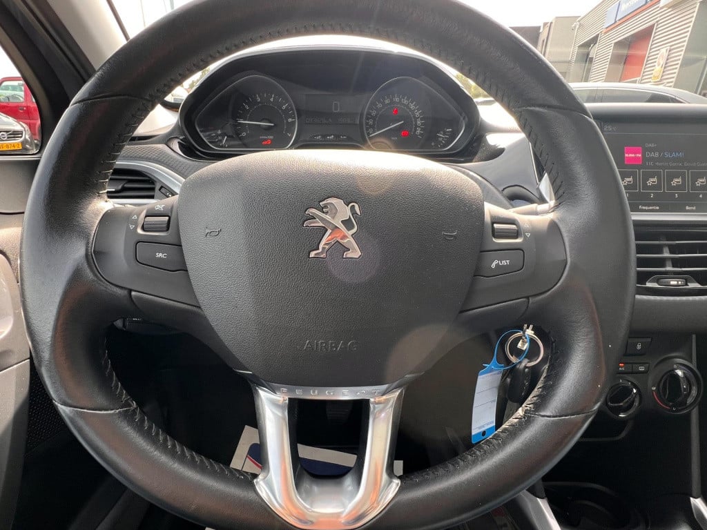 Peugeot 2008 1.2 puretech blue lion