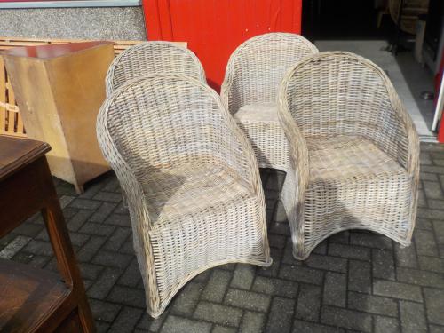 4 tuinstoelen van riet in goede staat setprijs 95 euro