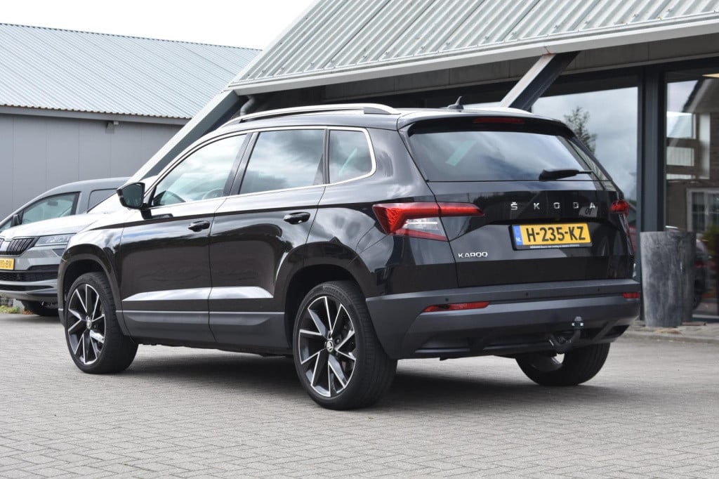 Skoda Karoq 1.5 tsi act | leder | trekhaak | camera | apple carplay | andro
