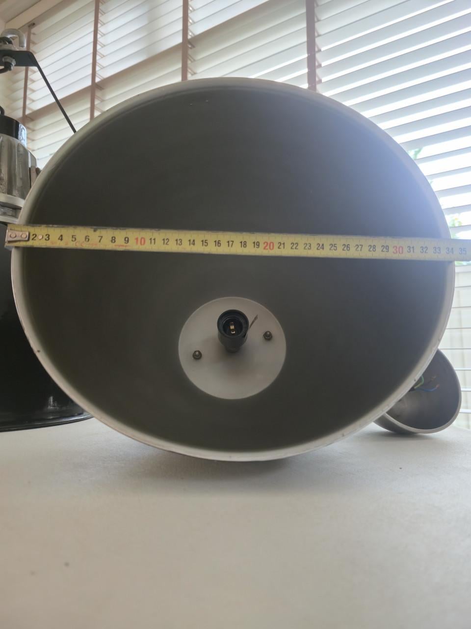 2 Industriële lampen