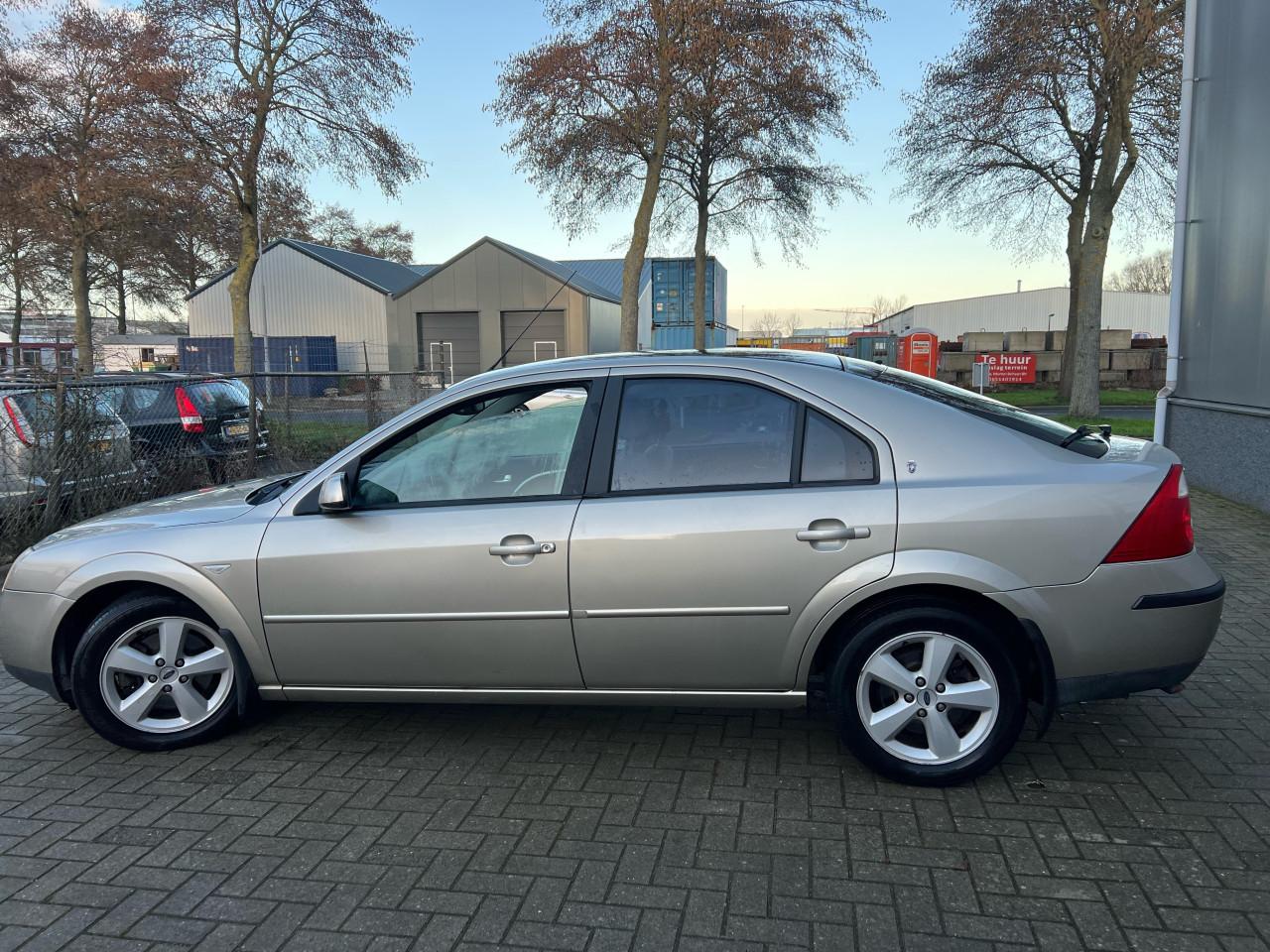 Ford Mondeo 2.0-16V Futura Automaat Jaar Apk