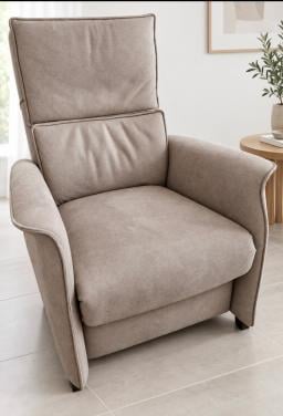 Zeer degelijke sta op fauteuil/stoel