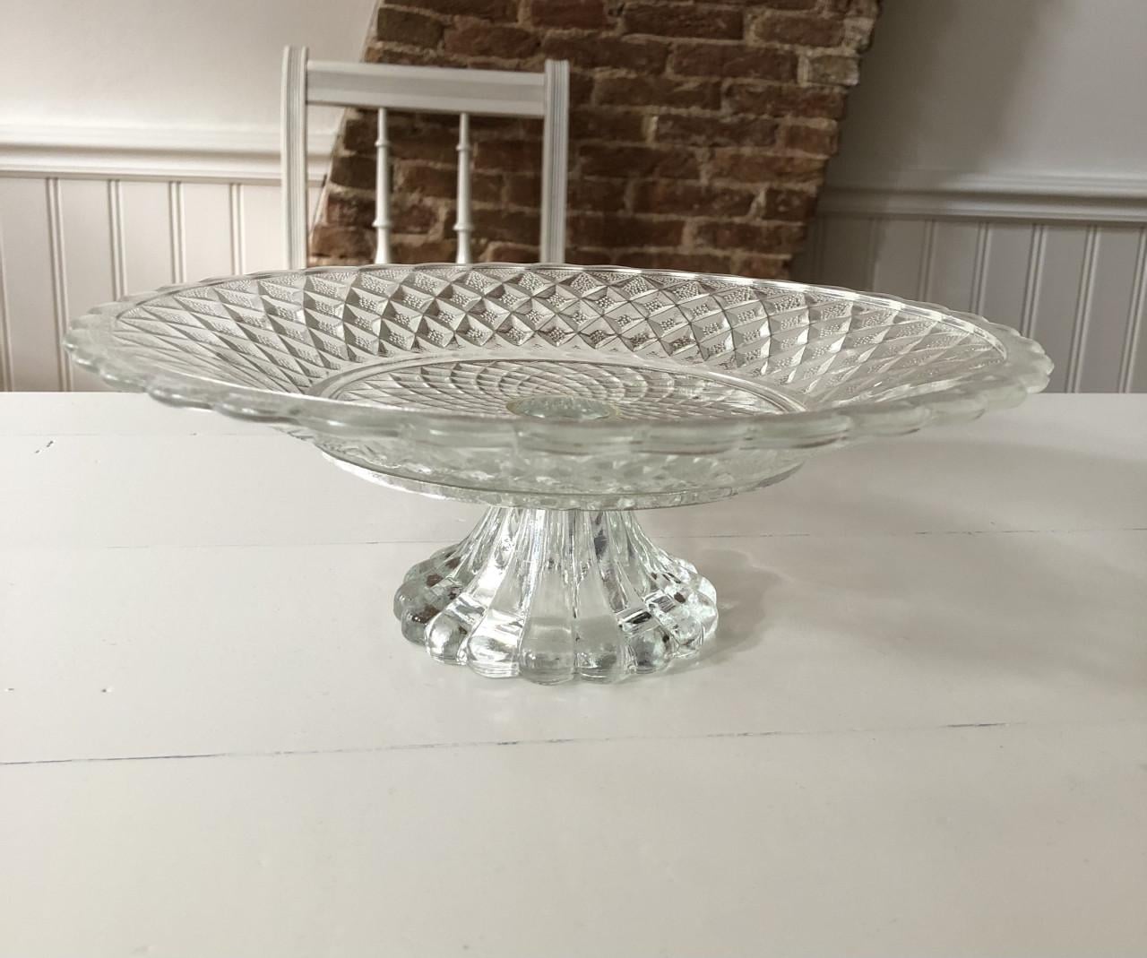 Mooie brocante taartplateau van geperst glas