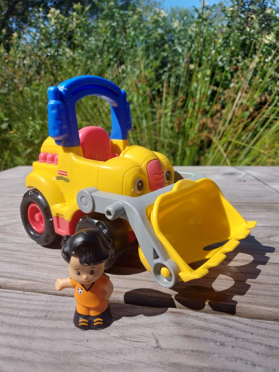 Mooie Fisher Price bulldozer / Lifty the loader met bouwgeluiden