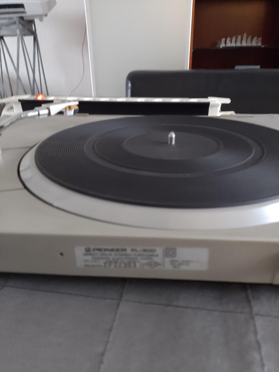 Pioneer platenspeler met nieuwe Tonar Diamond Naald