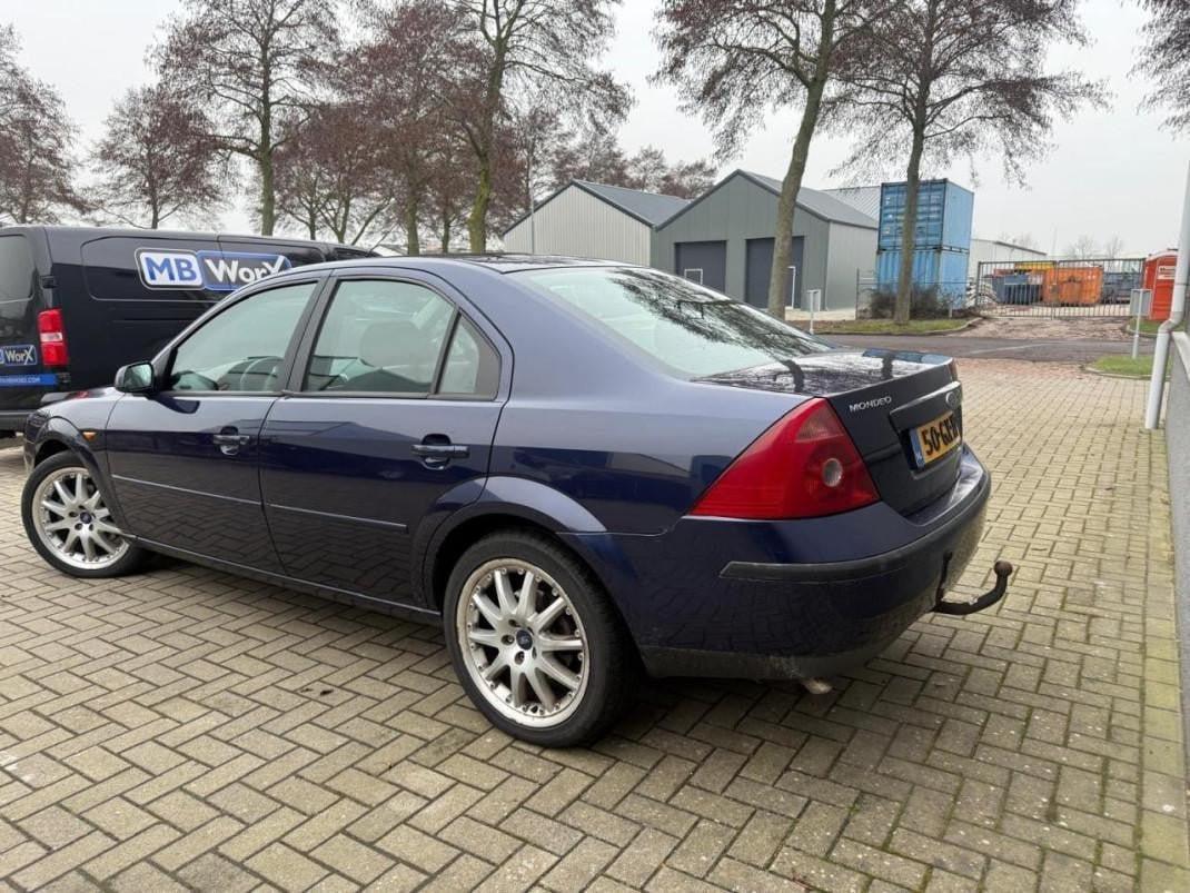 Ford Mondeo 2.0-16V Trend Automaat