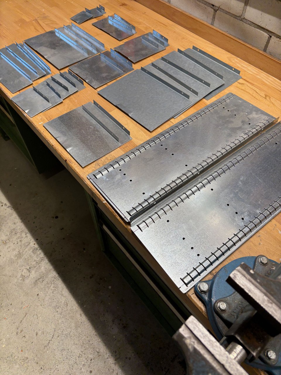Werkbank met bankschroef