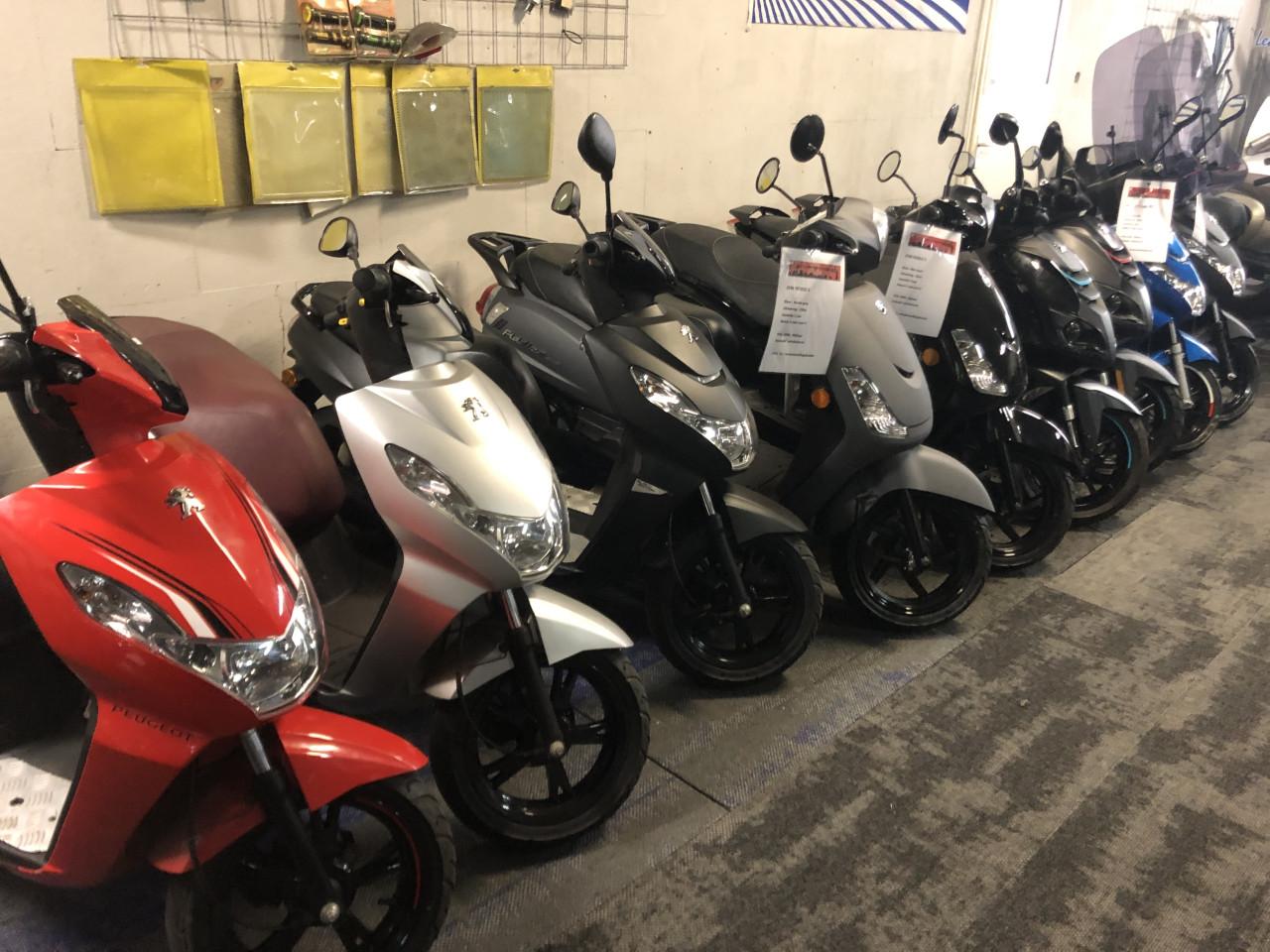 GROOTAANBOD: PIAGGIO ZIP 45KM BROM SPRINT AEROX SPEEDFIGHT 2t 4t